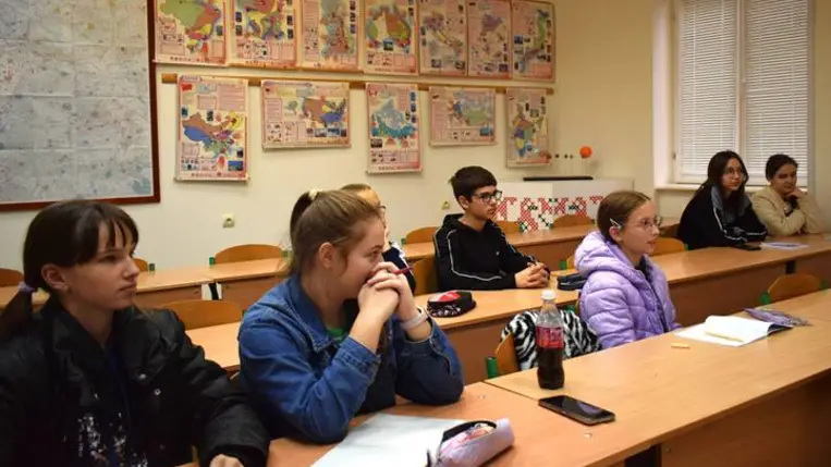 Tovább zajlanak a természettudományos tehetséggondozó programok a „GENIUS” Alapítványnál