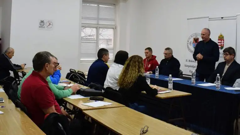 Továbbképzésen vettek részt a 20 Genius Kézilabda Tehetségpont edzői