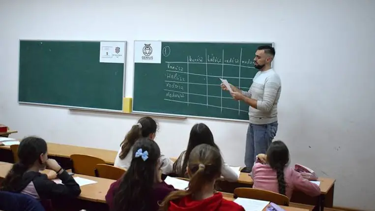 Zajlanak a „GENIUS” tehetséggondozó hétvégék - Ifjú matematikusok közösségépítése