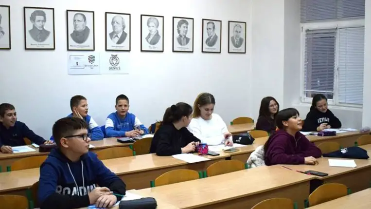 Zajlanak a „GENIUS” tehetséggondozó hétvégék - Ifjú matematikusok közösségépítése