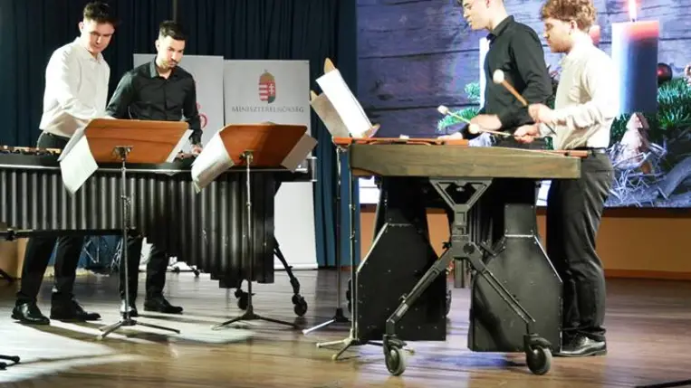 A debreceni SONUS együttes koncertje Beregszászban - A szeretetre hangolódva