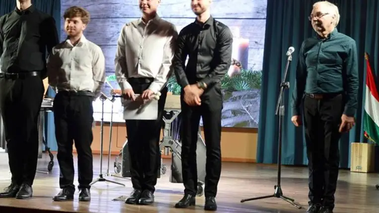 A debreceni SONUS együttes koncertje Beregszászban - A szeretetre hangolódva