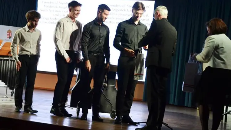 A debreceni SONUS együttes koncertje Beregszászban - A szeretetre hangolódva