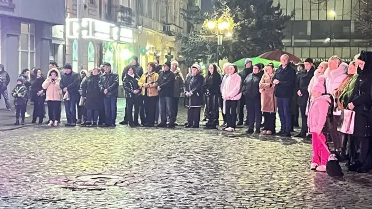 A szeretet gyertyája is fellobbant Beregszász főterén