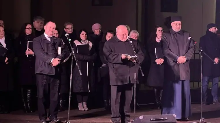 A szeretet gyertyája is fellobbant Beregszász főterén