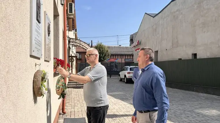 Szabó Dezső-emléktáblát avattak Ungváron - Az elhallgatott író ma is üzen. Fotó: Kárpátinfó/ Marton Erzsébet