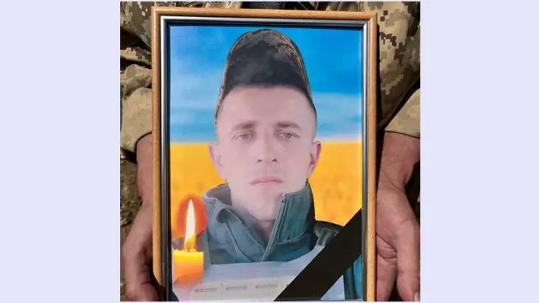 Július 12-én Jaszinyán végső búcsút vettek Andrij Popadicstól, aki 2022 óta szolgált a hadseregben, és sebesülése következtében halt meg 2025 júliusában. Fotó: Jaszinyai kistérség