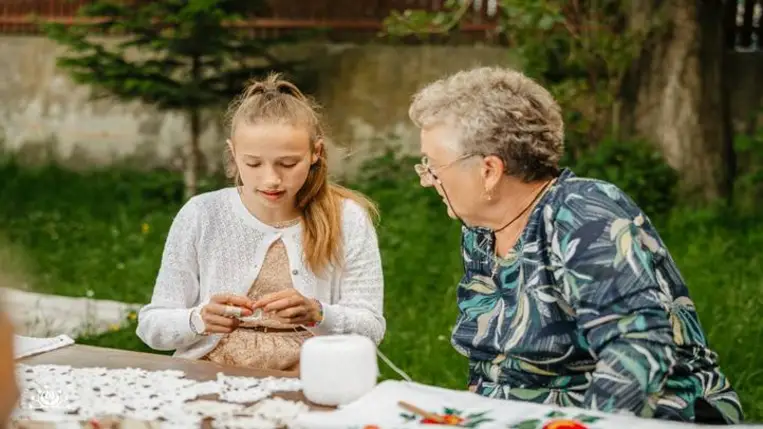 Jubileumi gyermeknap a Gyimesekben. Fotó: Erdélyi Hagyományok Háza