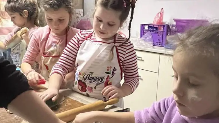 Adventi koszorúkészítés és mézeskalácssütés a Tulipán Tanodákban