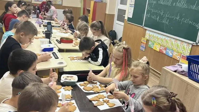 Adventi koszorúkészítés és mézeskalácssütés a Tulipán Tanodákban