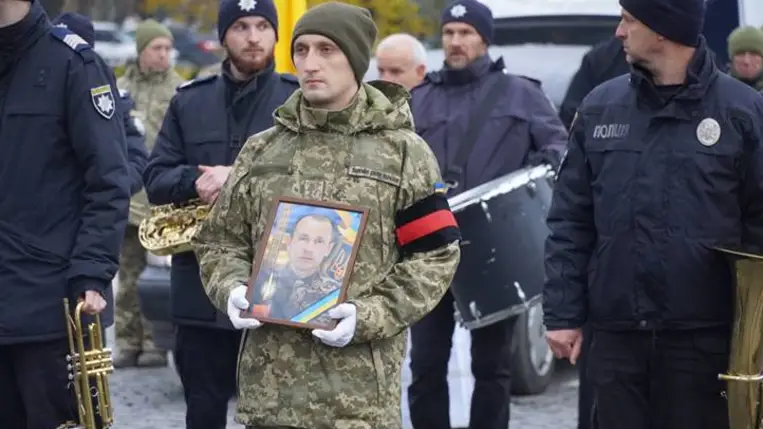 Ungvár búcsút vett Popovics Olekszand védőtől – 48 éves katona esett el a fronton. Fotó: Ungvári Városi Tanács