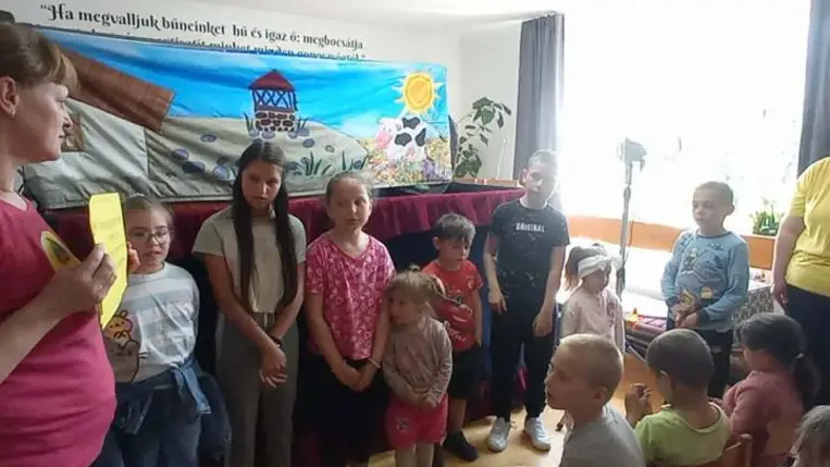 Bábelőadás a Glória Ifjúsági és Missziós Központban - A színes tojások titka, avagy miért kell újjászületni?