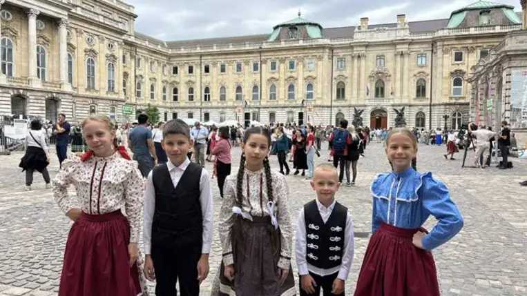 Kárpátaljai citerások is részesei a Guinness-világrekordnak - Összeállt a világ legnagyobb citeraegyüttese