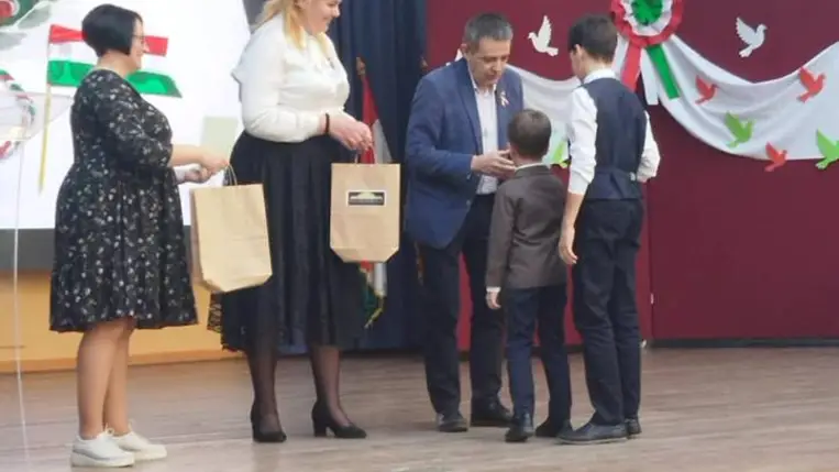 A KMNE alkotói pályázatának díjátadó ünnepségén - Tisztelet a bátraknak