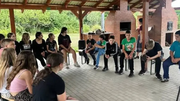 Nagycsaládos gyermekek táboroznak a nagyszőlősi Szelíd Lovasközpontban - Őseink nyomában, lóháton és jurtában