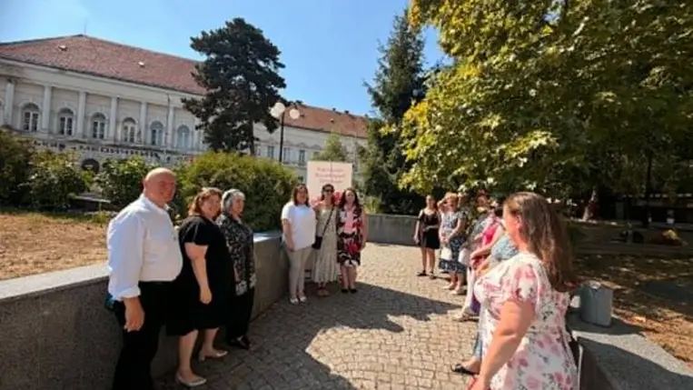 Győrffy Mária előtt tisztelgett a Kárpátaljai Rózsahölgyek Társasága - Rózsába zárt emlékezet