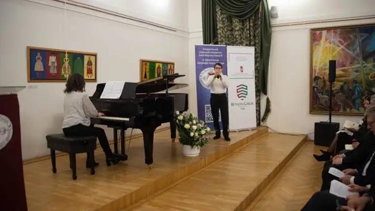 Újabb mérföldkő a Rákóczi Egyetem életében: egyetemi szintű diplomákat adtak át  - „Csak az erős közösségek képesek nehéz időben is építkezni”