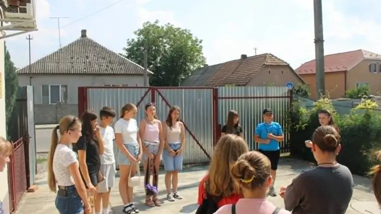 A KRISZ Tiszaháti és TiBorKA Alapszervezetének nyári ifjúsági délutánja Tiszabökényben - Iránytű a bizonytalanságban