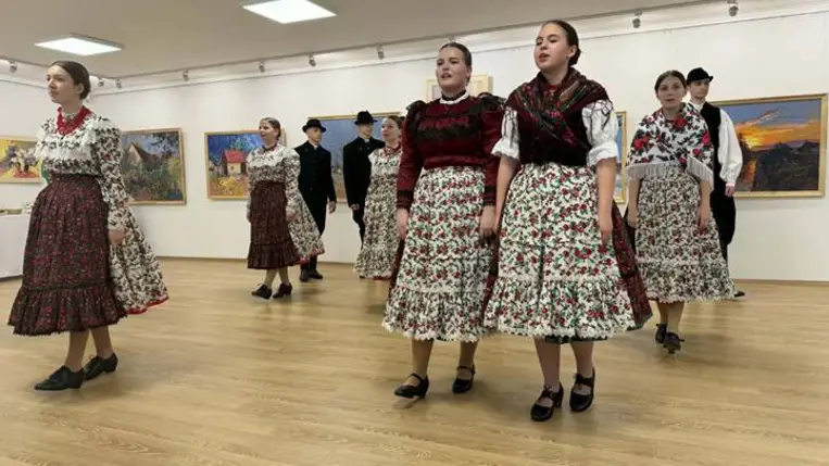 A Rezeda Folkműhely koncertje a Beregszászi Magyar Konzulátuson - Hagyományőrzés, hitelesség, elkötelezettség