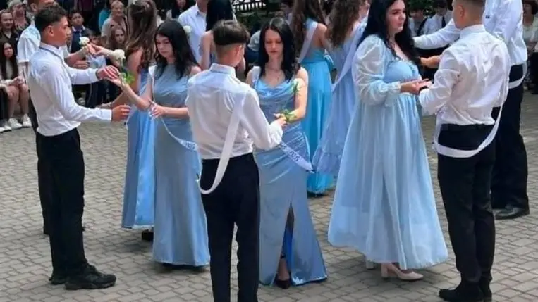 Ballagási ünnepség a Beregszászi Zrínyi Ilona Líceumban - Soha ne adjátok fel a reményt