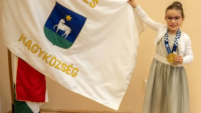 Horváth Andrea gokartversenyző, FIA Elnöki Éremben részesült. Fotó: Hajóka SportFotó