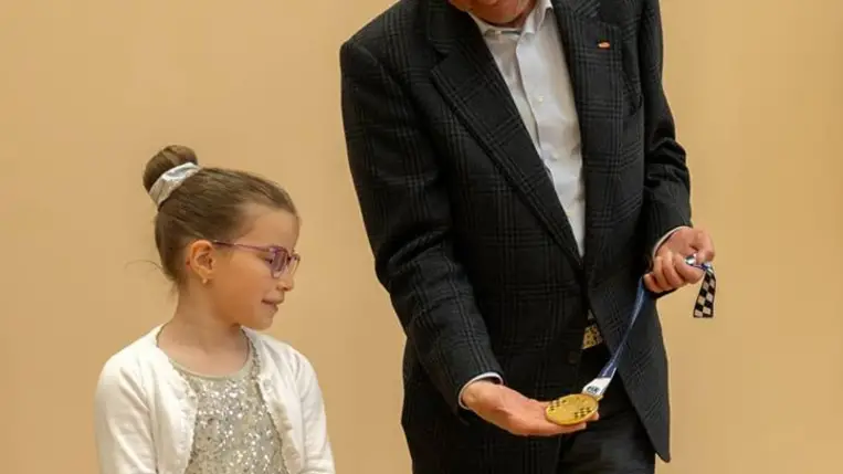 Horváth Andrea gokartversenyző, FIA Elnöki Éremben részesült. Fotó: Hajóka SportFotó