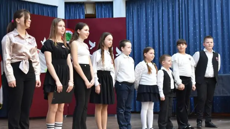 A KMNE alkotói pályázatának díjátadó ünnepségén - Tisztelet a bátraknak