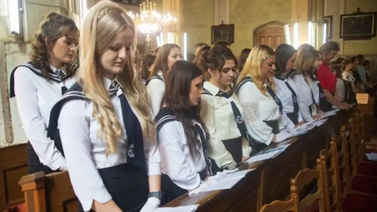 Diplomaátadó a Rákóczi Egyetem Felsőfokú Szakképzési Intézetében - Szakmai tudás, emberség, felelősség és hit. Fotó: Kurmay Anita