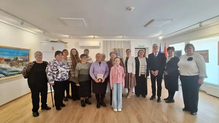 Beregszászon bemutatták Kész Réka könyvét a salánki viaszos hímesekről - A hagyomány élő öröksége