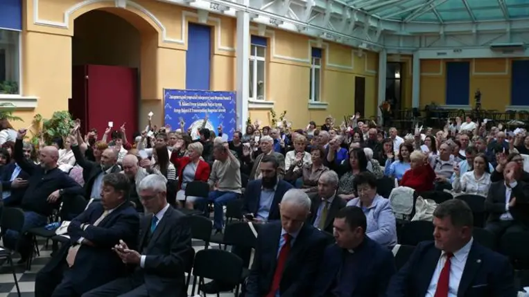 A KMKSZ tisztújító közgyűlésén: újraválasztották Brenzovics Lászlót - Hűség, kitartás, szolidaritás