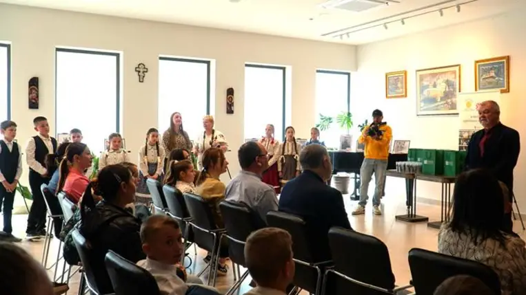 Anyák napi pályázat eredményhirdetése az Ortutay Központban - Szeretetből szőtt gyönyörű emlék