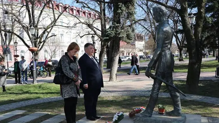 Megemlékezés Ungváron a Petőfi-szobornál - „Legyen béke, szabadság és egyetértés!”