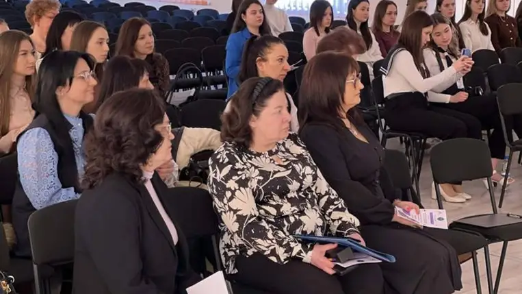 Óvodapedagógusok konferenciája a Rákóczi Egyetem Felsőfokú Szakképzési Intézetében - Hivatás, amely egy életre nyomot hagy