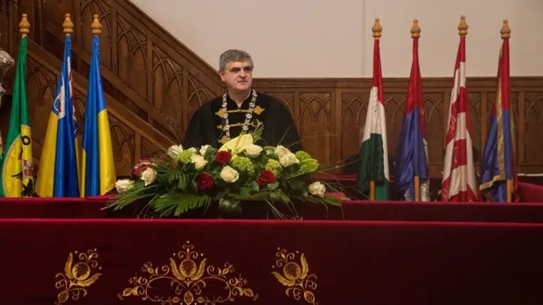Diplomaátadó a II. Rákóczi Ferenc Kárpátaljai Magyar Egyetemen - A tudás a jövő záloga. Fotó: Kurmay Anita
