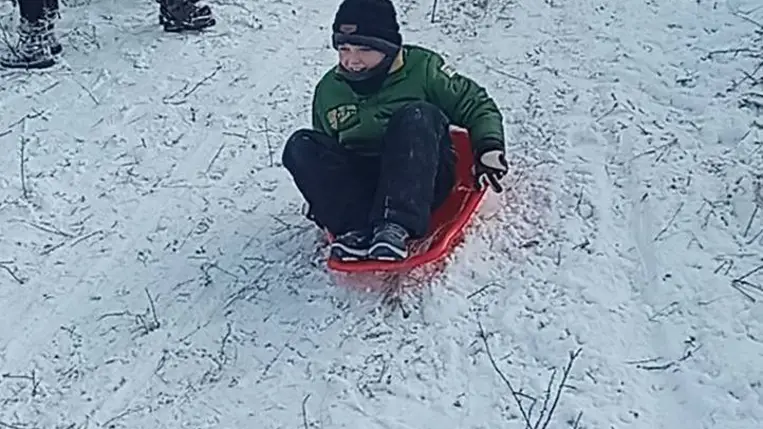 Szánkóznak a beregardói hittanos gyerekek