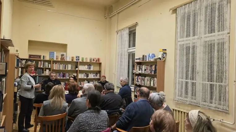 A Magyar Múzsa Baráti Társaság találkozóján - A trúbadurok esete Esővárosban