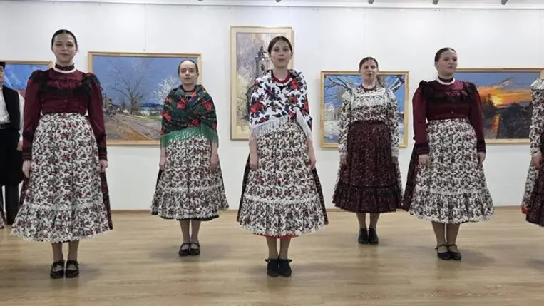 A Rezeda Folkműhely koncertje a Beregszászi Magyar Konzulátuson - Hagyományőrzés, hitelesség, elkötelezettség