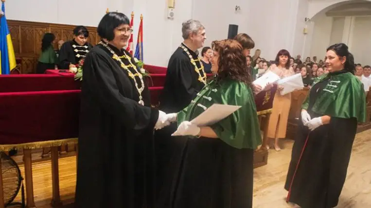 Diplomaátadó a II. Rákóczi Ferenc Kárpátaljai Magyar Egyetemen - A tudás a jövő záloga. Fotó: Kurmay Anita