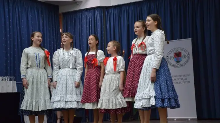A Dunán innen, Tiszán túl tehetségkutató kárpátaljai elődöntőjén - Fiataljaink a magyarság aranytartaléka