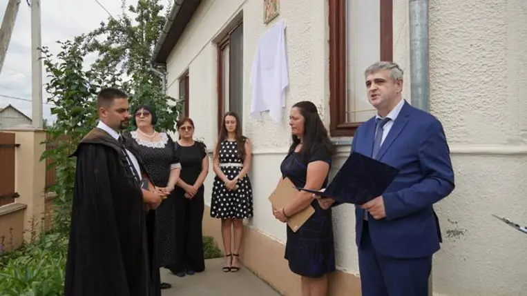 Szülőházán emléktáblát avattak dr. Soós Kálmán tiszteletére - A közösségért végzett munka maradandó