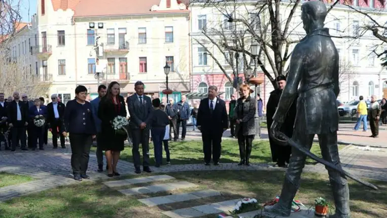 Megemlékezés Ungváron a Petőfi-szobornál - „Legyen béke, szabadság és egyetértés!”
