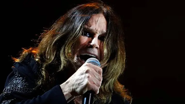 Ozzy Osbourne fellép egy koncerten, az Ozzy Scream Tour 2011 részeként Buenos Airesben, Argentínában Credit: AP Photo
