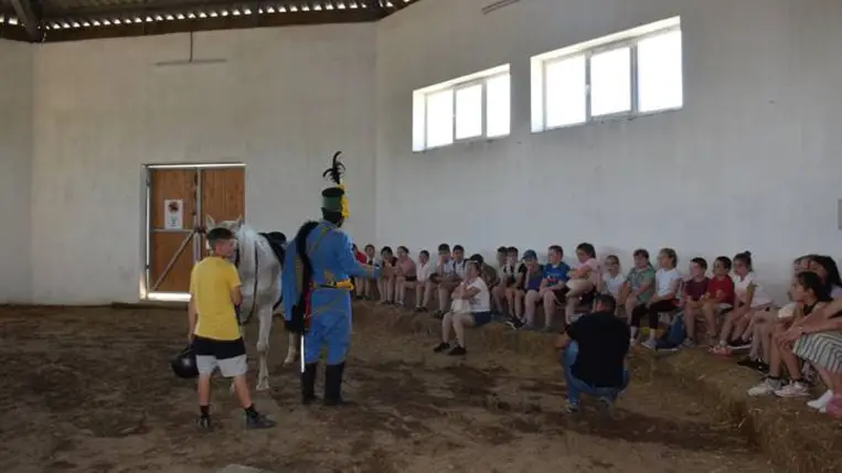 Interaktív lovasbemutató Tiszacsomán - Huszár gyerek, magyar gyerek…