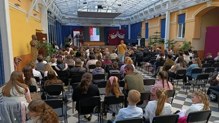 A KMNE alkotói pályázatának díjátadó ünnepségén - Tisztelet a bátraknak