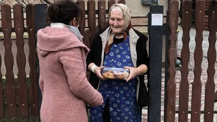 Jótékonysági fánksütés Somban - Hagyomány, közösség és gondoskodás