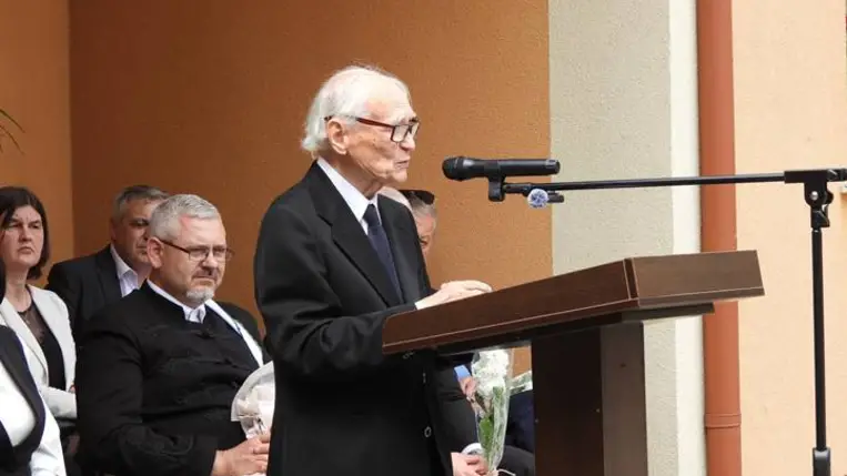Jubileumi ballagási ünnepség a Nagydobronyi Református Líceumban - Induljatok hittel, reménységgel, szeretettel. Fotók: Nagydobronyi Református Líceum honlapja
