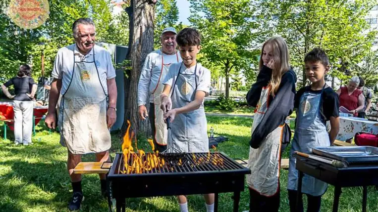 A Kárpát-medence magyar családjai ismét együtt ünnepelték az összetartozást - Csíkszeredában rendezték meg a III. Kárpát-medencei Magyar Családok Találkozóját. Fotó: KCSSZ