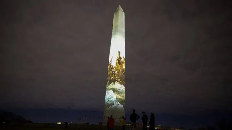 Washingtonban óriás fényjátékkal kezdődött el az Egyesült Államok 250 éves fennállásának hivatalos ünnepségsorozata (Fotó: AFP)