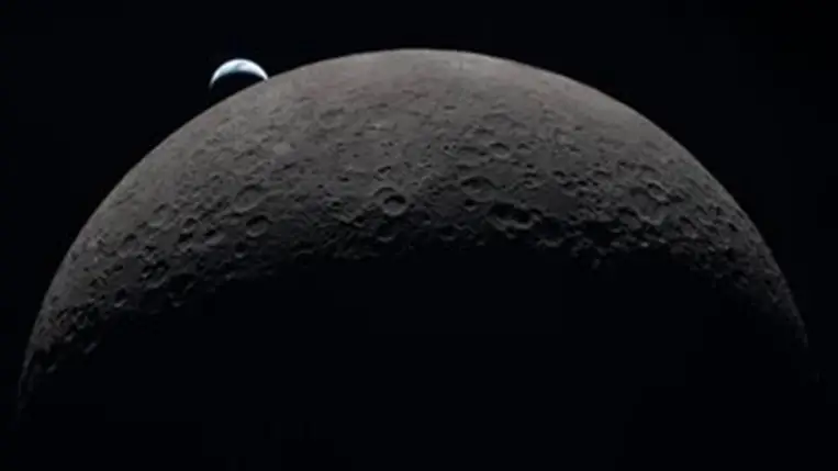 Lenyűgöző felvételeket közöltek a Hold sötét oldaláról. Kiemelt kép forrása: NASA