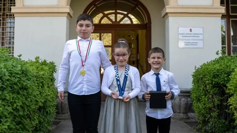 Horváth Andrea gokartversenyző, FIA Elnöki Éremben részesült. Fotó: Hajóka SportFotó